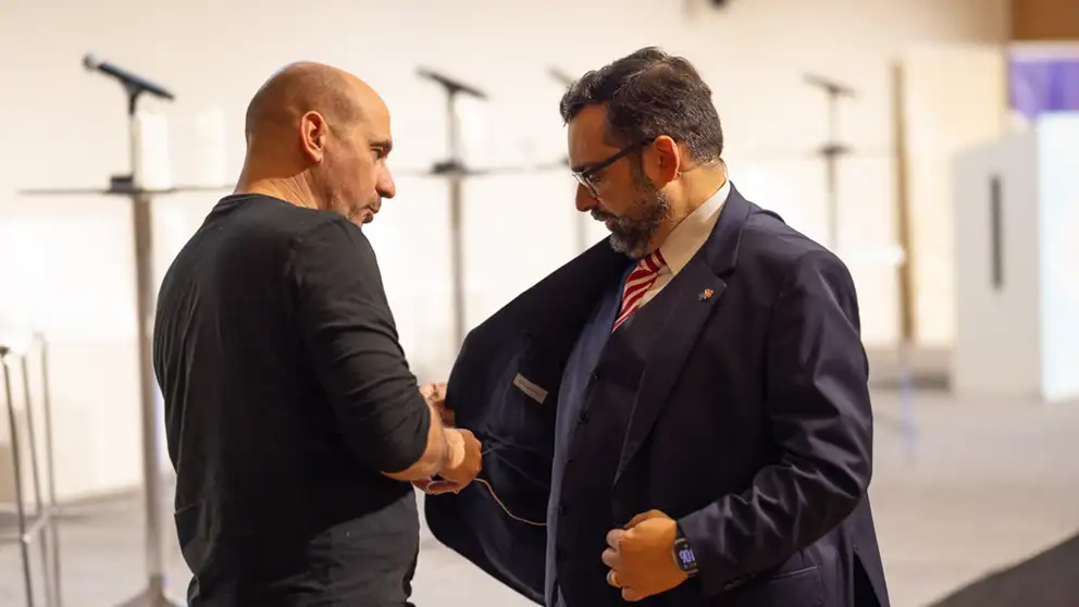 Technician is helping Dr. Carlos das Neves, Chief Scientist at the European Food Safety Authority (EFSA)