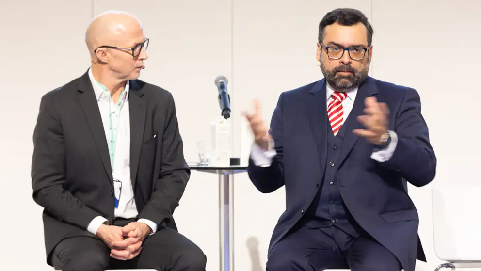 Moderator Dr. Brent Loken and Dr. Carlos das Neves, Chief Scientist at the European Food Safety Authority (EFSA).