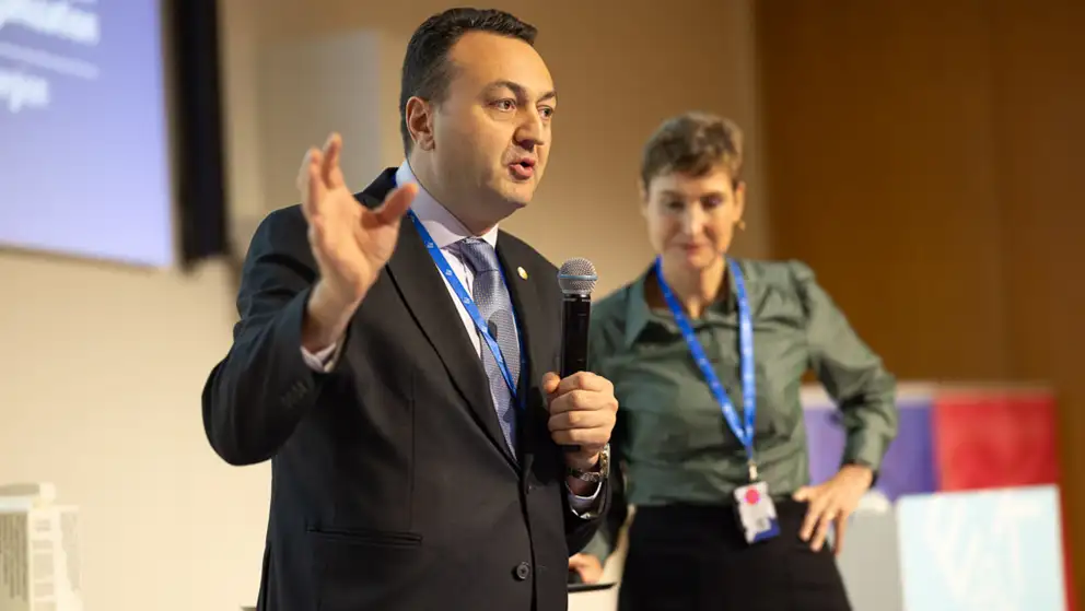 Dr. Vasili Basiladze, Senior Advisor, WOAH Regional Represenation for Europe, Moscow. Tyra Grove Krause, Executive Vice President, Epidemiological Infectious Desease Preparedness, Statens Serum Institut (SSI) in the back.